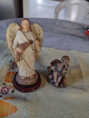 São Rafael, o anjo da Cura e o anjo Querubim