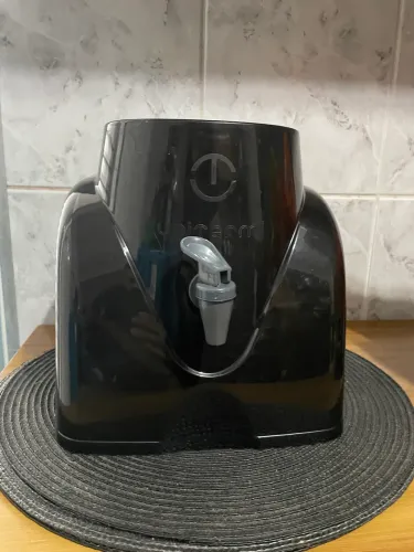 Bebedouro de mesa para galão de água 