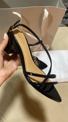 Salto Arezzo Preto tam 35/36 Novo