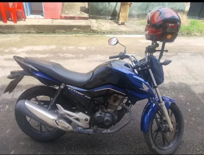 moto Honda titan 160 cilindradas ano 2024 bem conservada 