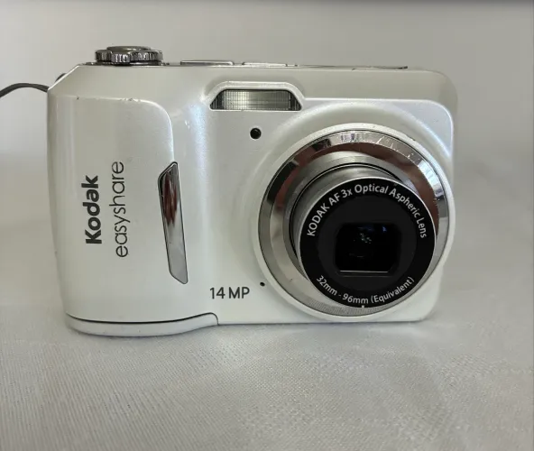 Vendo câmera fotográfica digital Kodak EasyShare C1530 de 14 megapixels