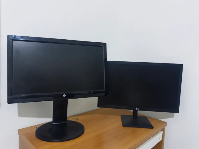 VENDO MONITORES (LG 22" + HP 19.5" com Base Ajustável 360° e Altura)