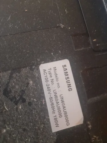Tv 65 smart com defeito não liga porém é tela quebrada
