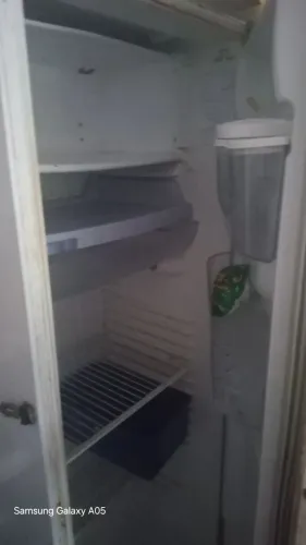 Vendo geladeira... consul ...