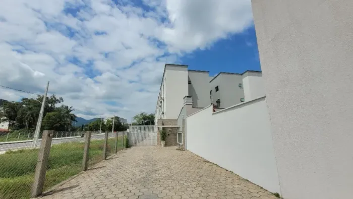 Alugo quarto mobiliado para 1 pessoa. Em apartamento mobiliado, Czerniewicz