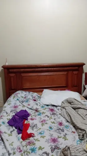 Cama de casal perfeito estado retira no local
