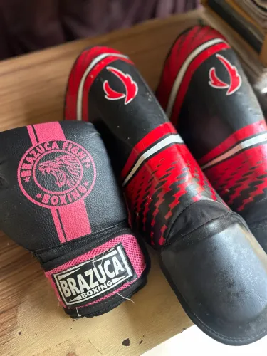 Luva e Caneleira para Muay Thai/Boxe - Ótimo Estado