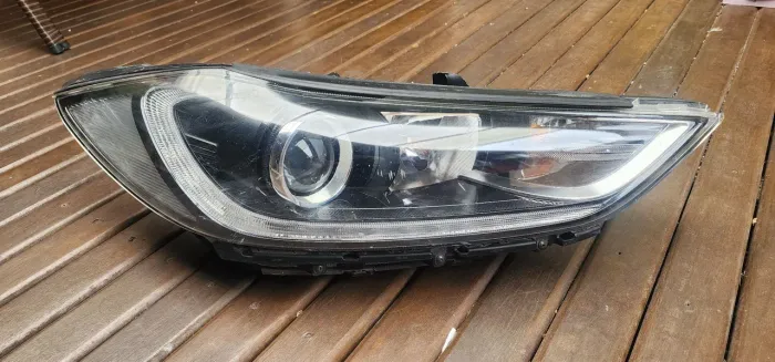Farol direito Hyundai Elantra