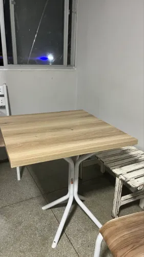 Mesa Quadrada