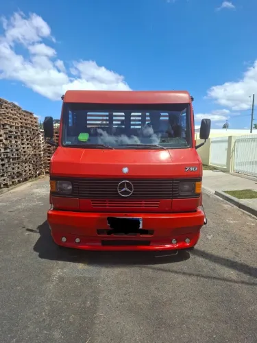MB 710 Carroceria 6,10