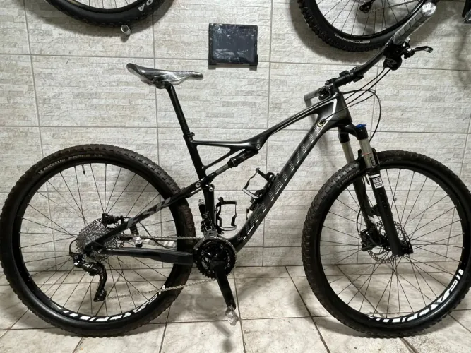 SPECIALIZED EPIC CARBON COMP 29 - FACT CARBON