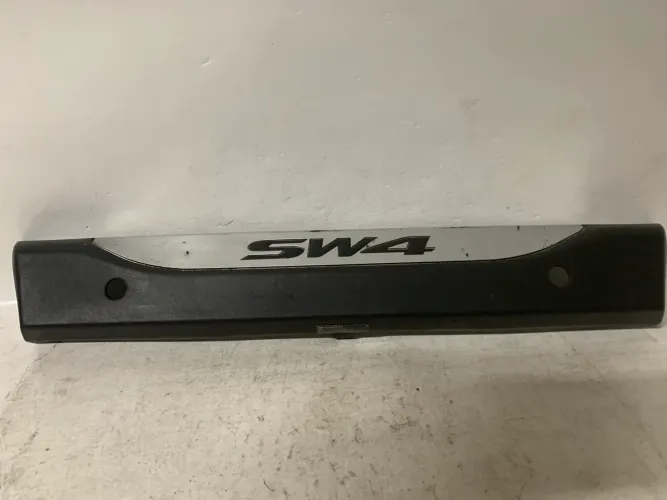 Moldura parachoque Hilux Sw4. 16/19