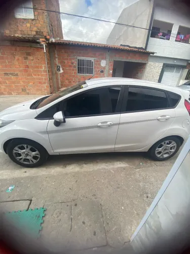 Ford Fiesta 1.6 16V Flex Aut. 5P 2016