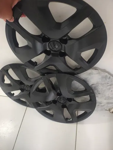 Vendo jogo de calotas Originais do VW Tera nova sem uso 4 furos aro 15