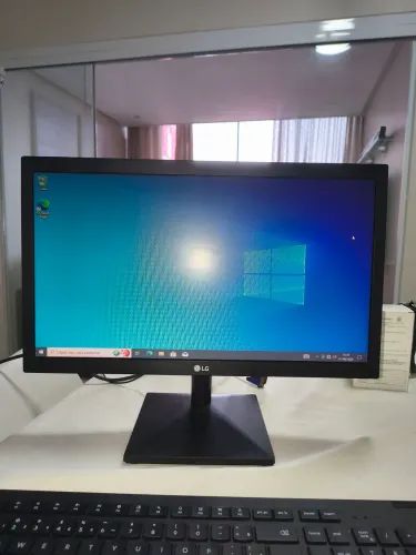 Monitor LG 20" bem conservado 