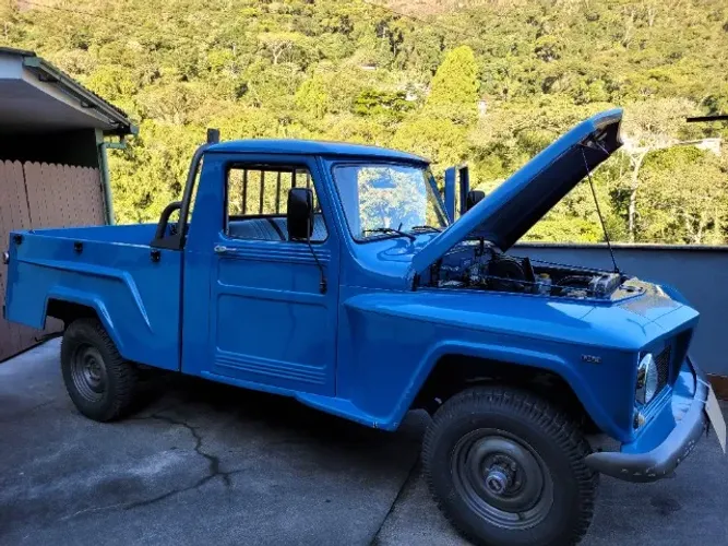 Ford F-75 4X4 2.3 1980