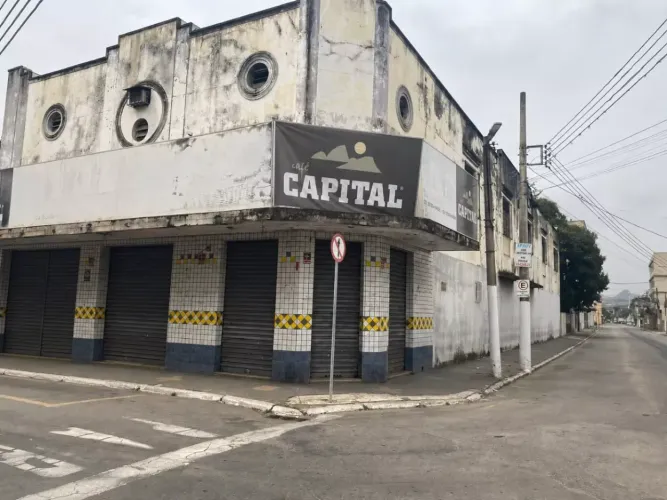 ALUGA-SE LOJA COM 520M², NO BAIRRO SAUDADE- BARRA MANSA