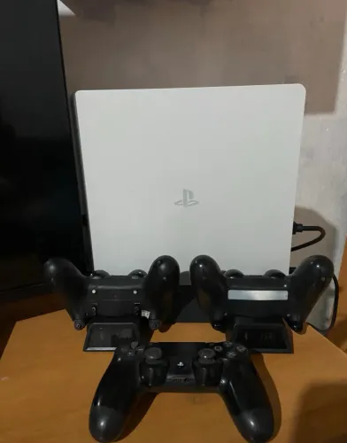 PS4 Branco