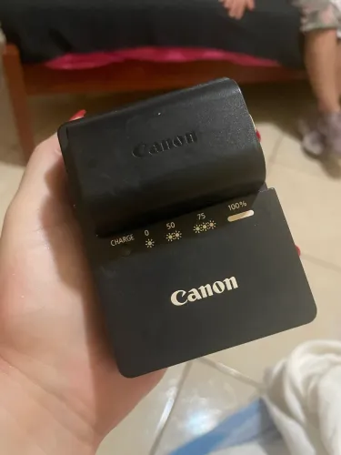 Carregador e bateria original Cânon