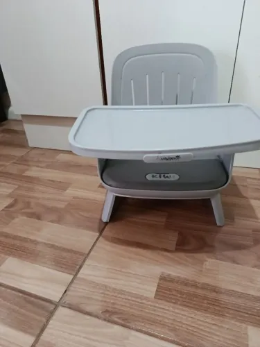 Cadeirinha de alimentação 