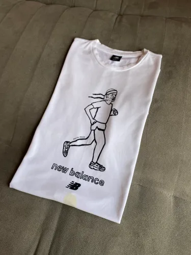 Camiseta New Balance Branca