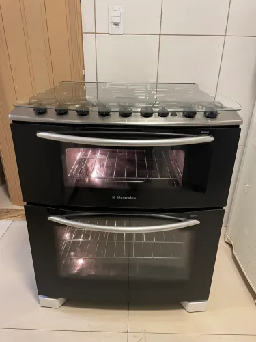 Fogão ELECTROLUX 2 FORNOS 6 BOCAS! AUTOMÁTICO E LUZ NO FORNO! Com GRILL! Bem conservado