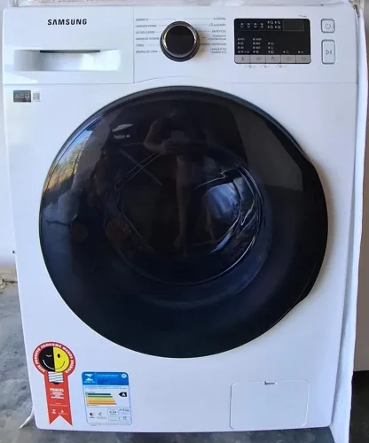 Máquina de Lava Roupa 11KG (6 meses)