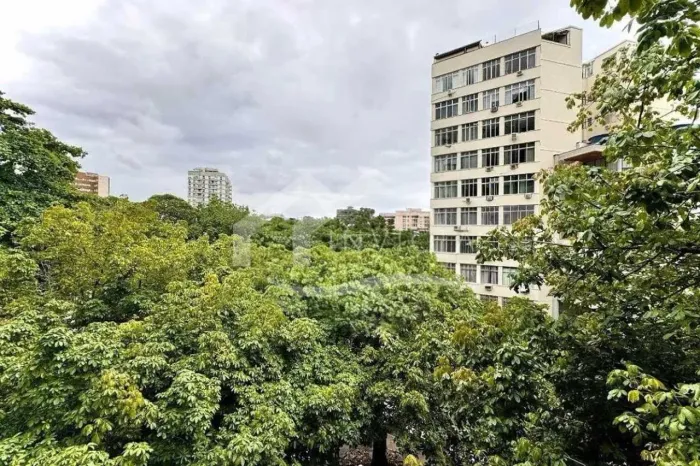 Apartamento : Padrão / Residencial / Humaitá