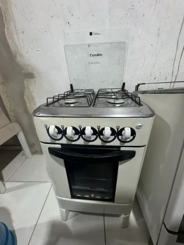 Fogão usado funcionando tudo!já é o menor valor 