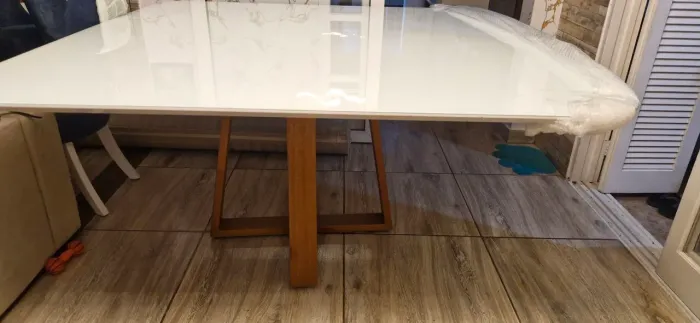 Mesa madeira e tampo vidro 1.60x 1.60