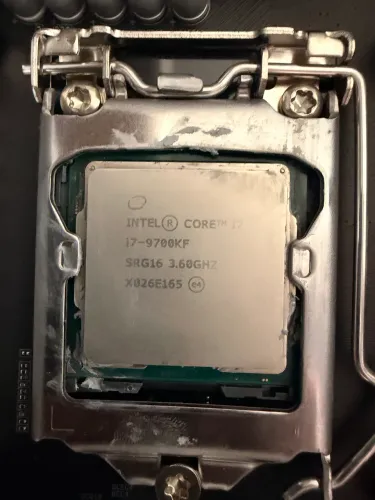 Kit Upgrade Intel i7-9700KF + Gigabyte Z390 Aorus Elite + 16GB DDR4 XPG