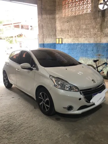 Peugeot 208 Griffe 1.6 Flex 16V 5P Aut. 2014