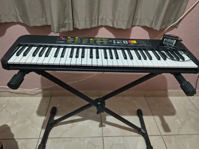 Teclado Yamaha PSRF52