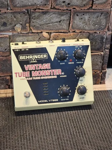 pedal behringer vintage tube monster
