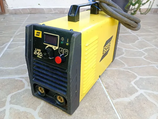 Máquina solda Esab/inversora LNH 240I PLIS