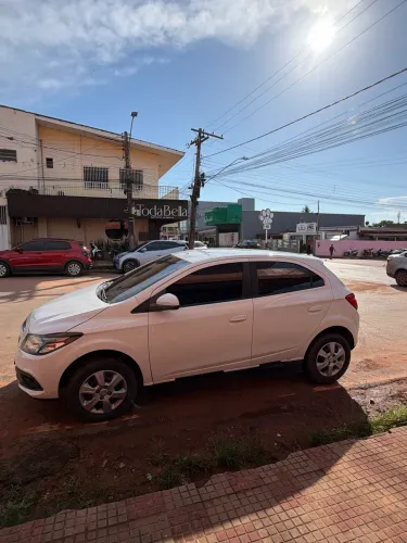 Chevrolet Onix Hatch LT 1.4 8V Flex Power Mec. 4P 2015