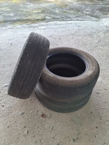 Pneus Goodyear 205/65 R16 95 Usado