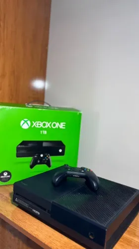 Xbox ONE - 1TB - EXCELENTE ESTADO - PARCELO NO CARTÃO E ENTREGO