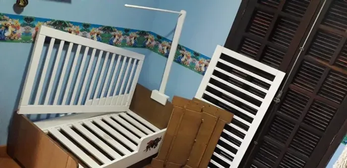 Desapego Cama que vira berço Modelo Floresta Branco e Avelã Marca Tulipa Baby Usado