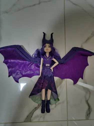 Boneca Mal (Descendentes 3)