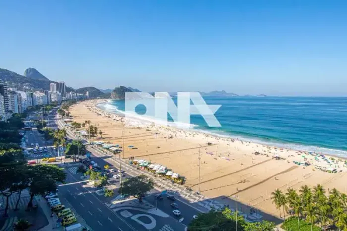 Apartamento - / Residencial / Copacabana