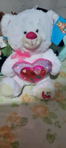 Urso de Pelúcia Branco com Coração