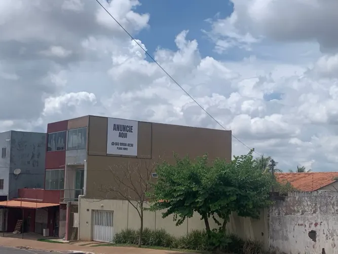 Placa para anúncio com 3x6 = 1& m2 visibilidade na R 10 Vicente Pires.