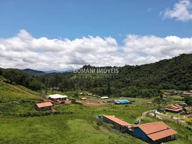 Belo Sítio à Venda na Região do Lageado - Campos do Jordão/SP