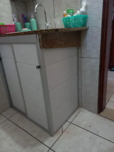 TRABALHO COM INSTALAÇÃO E MANUTENÇÃO DE FORRO PVC  FAZEMOS BOX EM ACRÍLICO ARMÁRIO PRA PIA