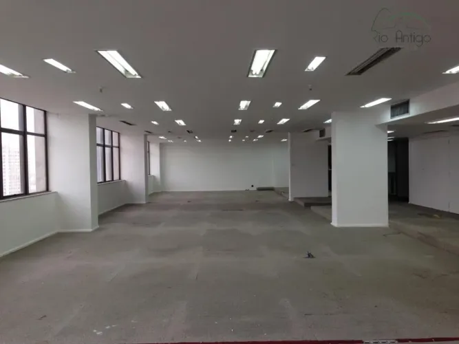 Sala Comercial - Aluguel - Rua Uruguaiana - Centro