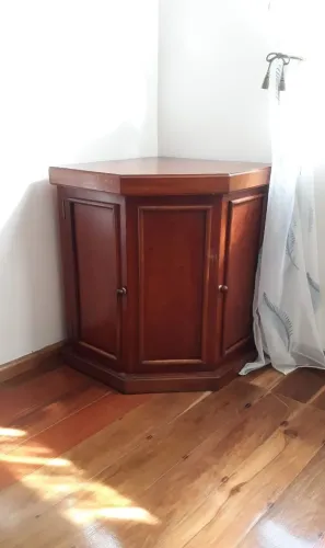 Armário de canto