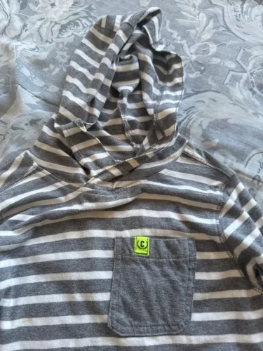Blusa carters de frio listrada cinza e branca com capuz carters - tamanho M