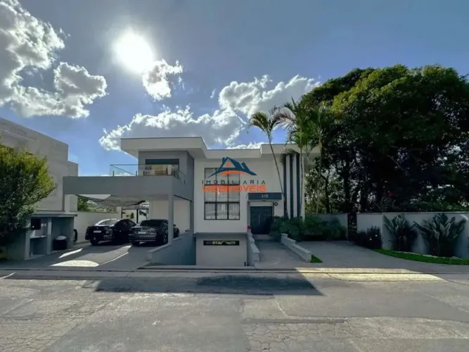 Casa de luxo à venda em condomínio exclusivo em Carapicuíba-SP, bairro Terras do Madeira: