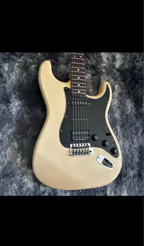 Guitarra Fender México Edição 60 anos.
